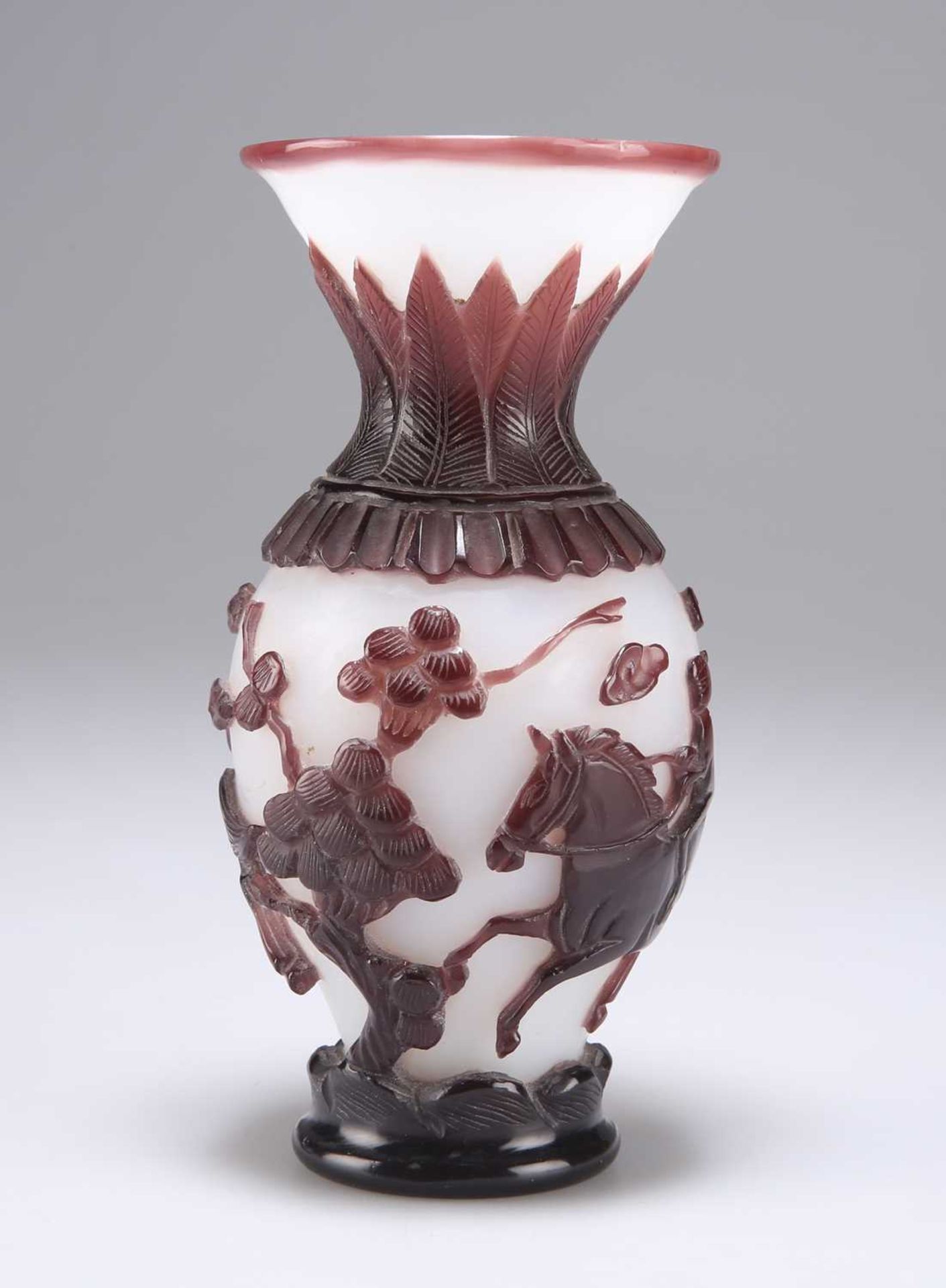 A CHINESE PEKING GLASS VASE, 19TH CENTURY - Image 2 of 3