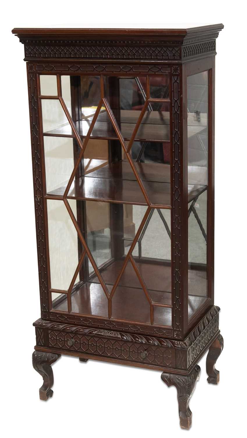 A LATE VICTORIAN CHIPPENDALE STYLE VITRINE, CIRCA 1890