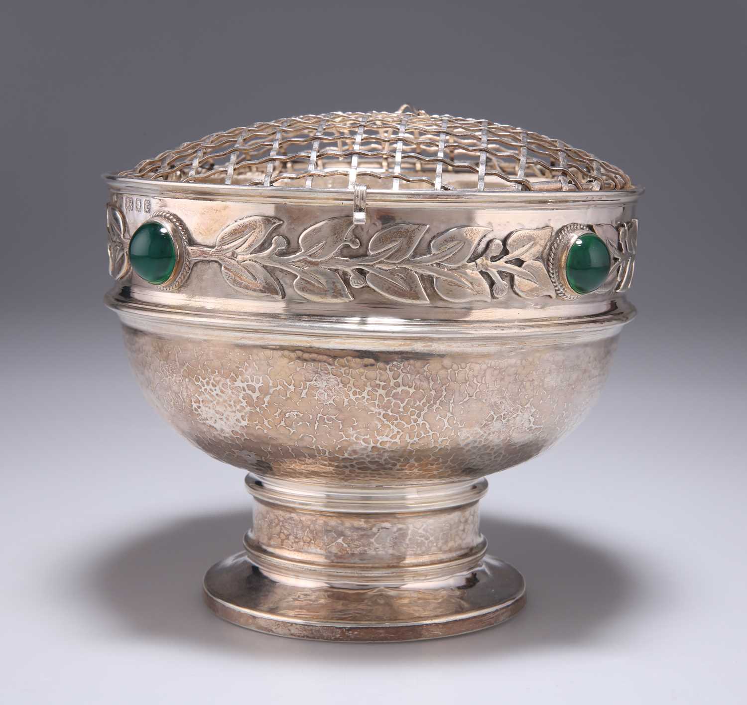 AN ARTS AND CRAFTS HAMMERED SILVER ROSE BOWL - Image 2 of 3