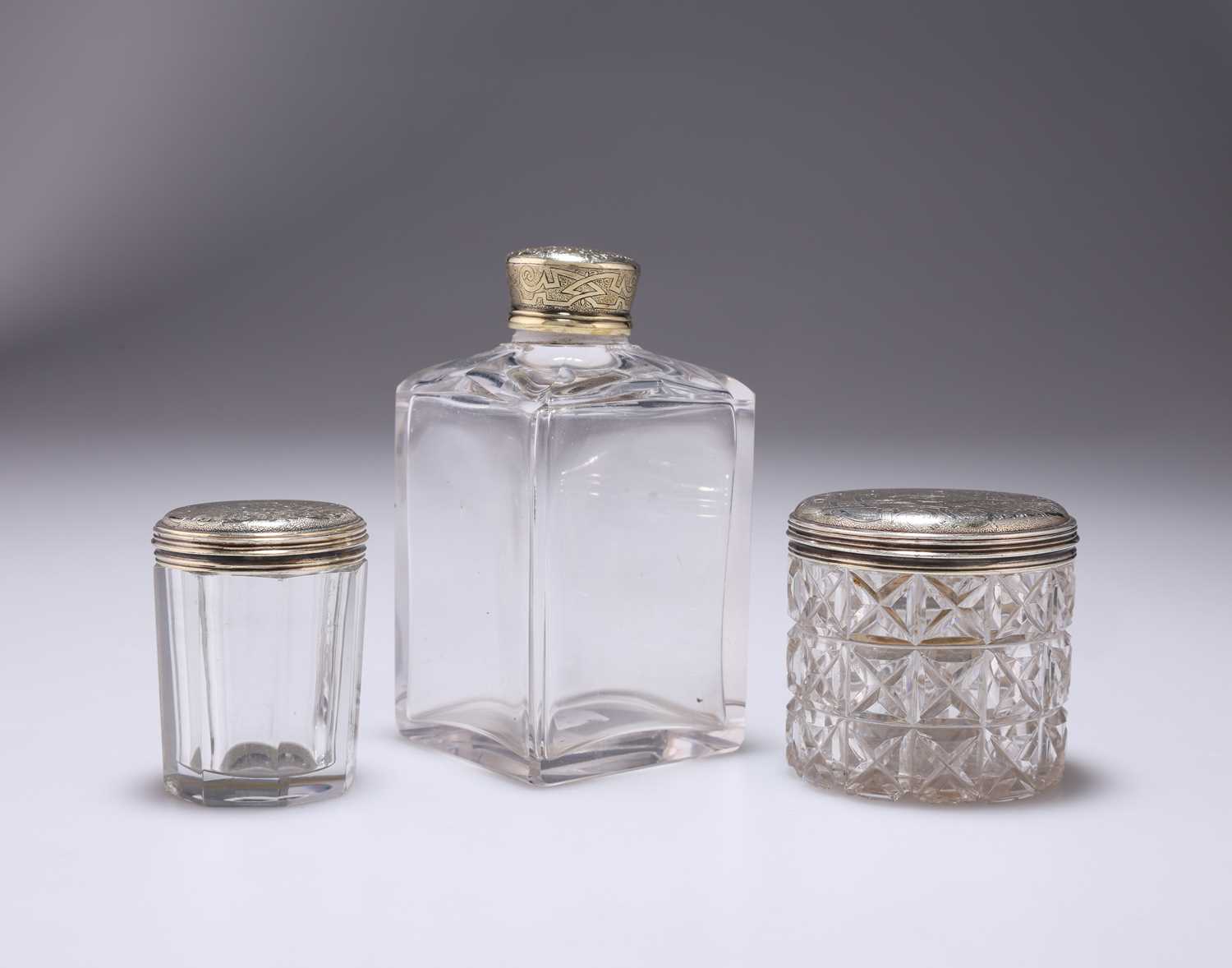 THREE WILLIAM IV SILVER-GILT TOPPED JARS / BOTTLES - Image 2 of 3