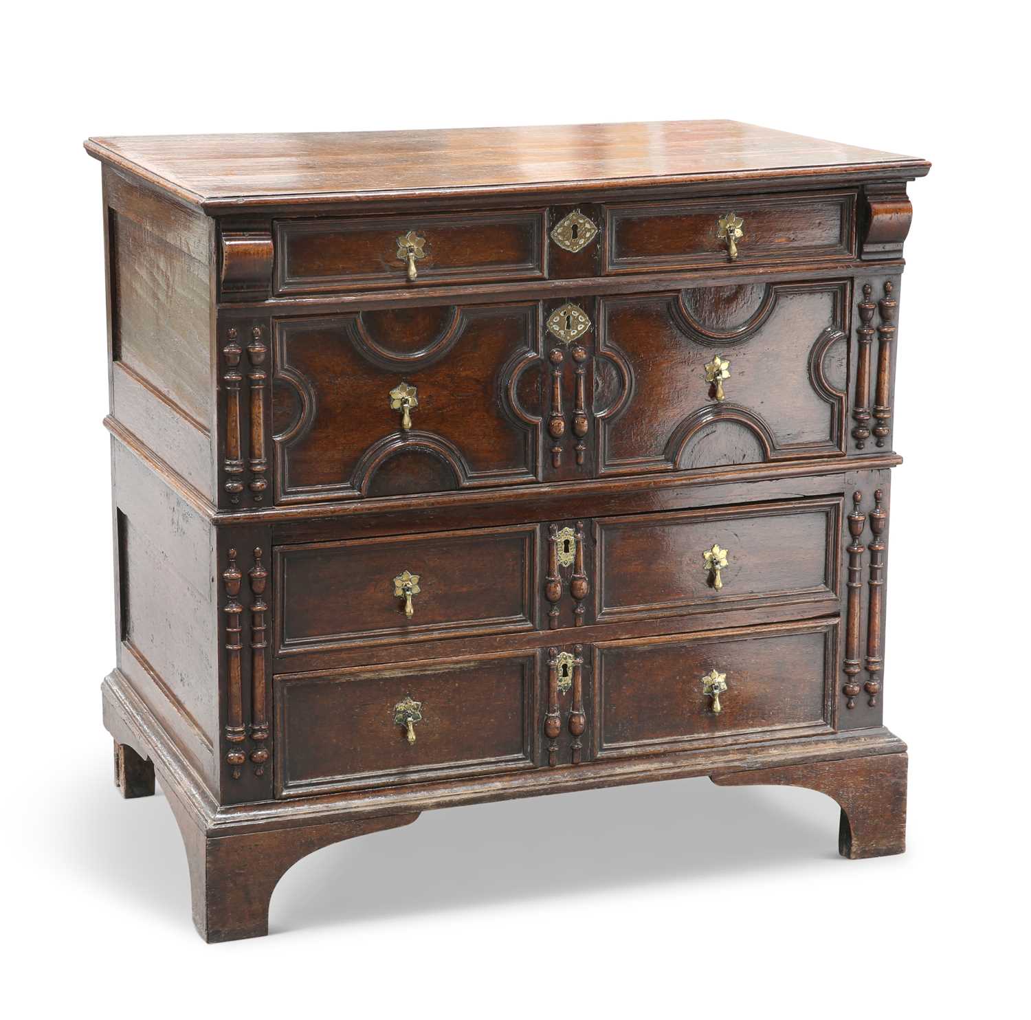 A 17TH CENTURY OAK MOULDED-FRONT CHEST OF DRAWERS