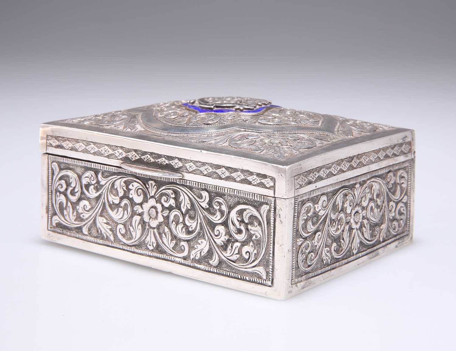 AN INDIAN SILVER AND ENAMEL CIGARETTE BOX - Image 2 of 2