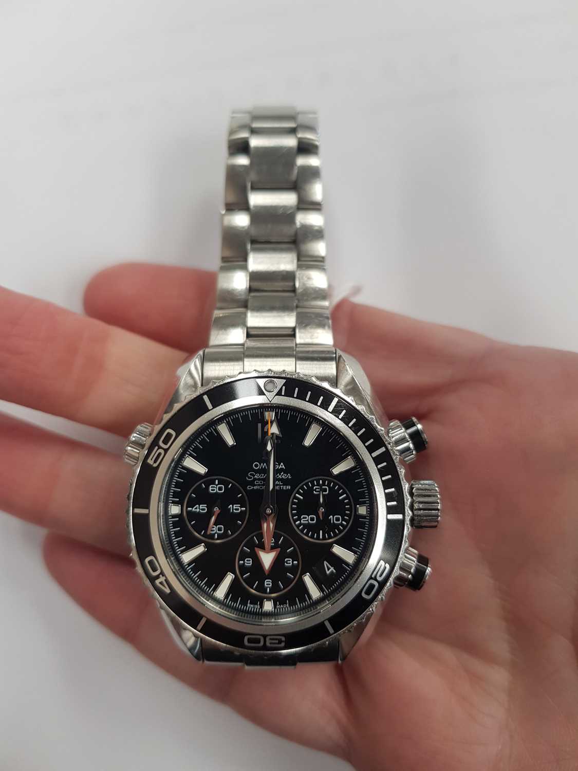 AN OMEGA STEEL 38MM PLANET OCEAN CHRONOGRAPH WATCH - Image 3 of 5