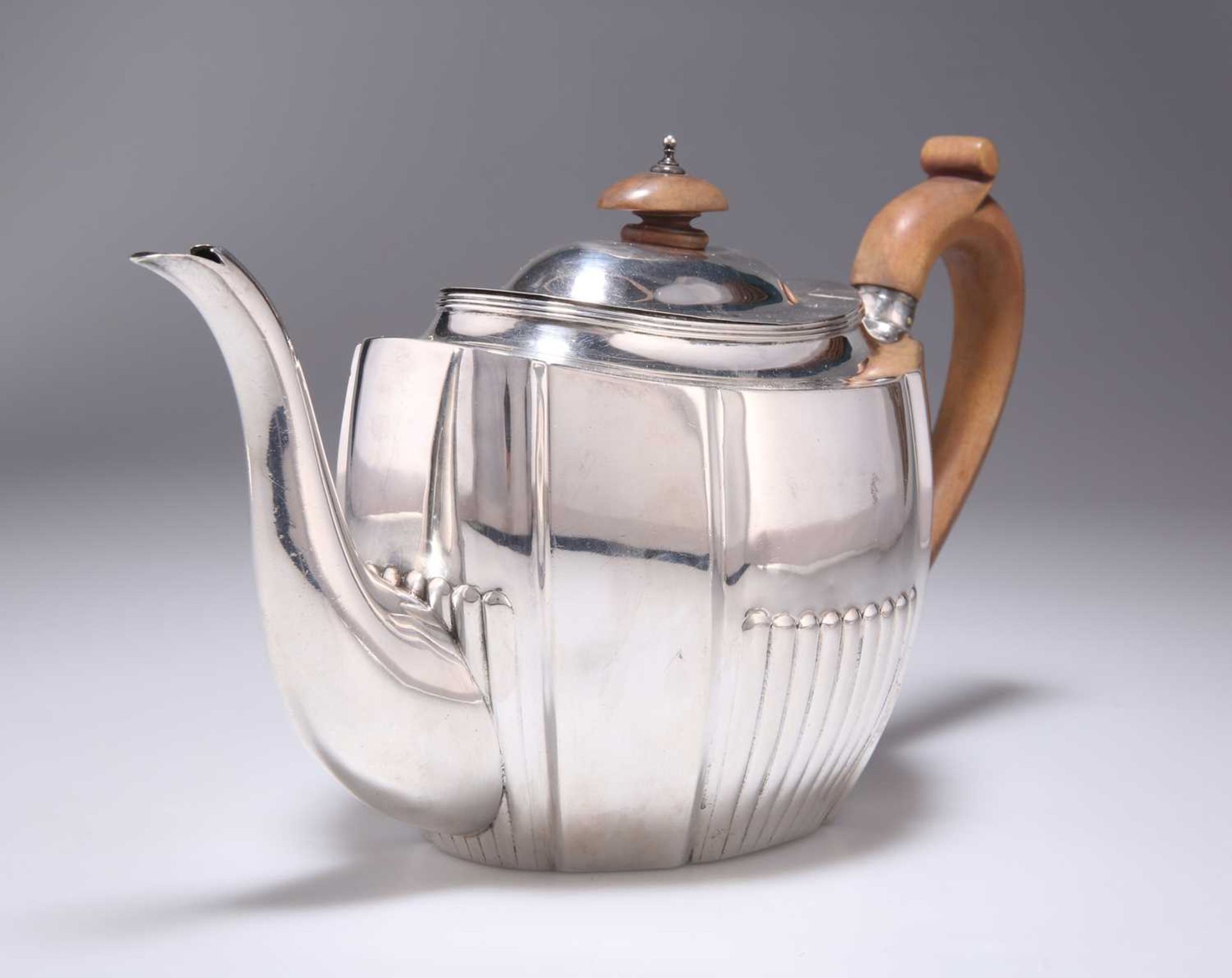 A GEORGE III SILVER TEAPOT - Image 2 of 2
