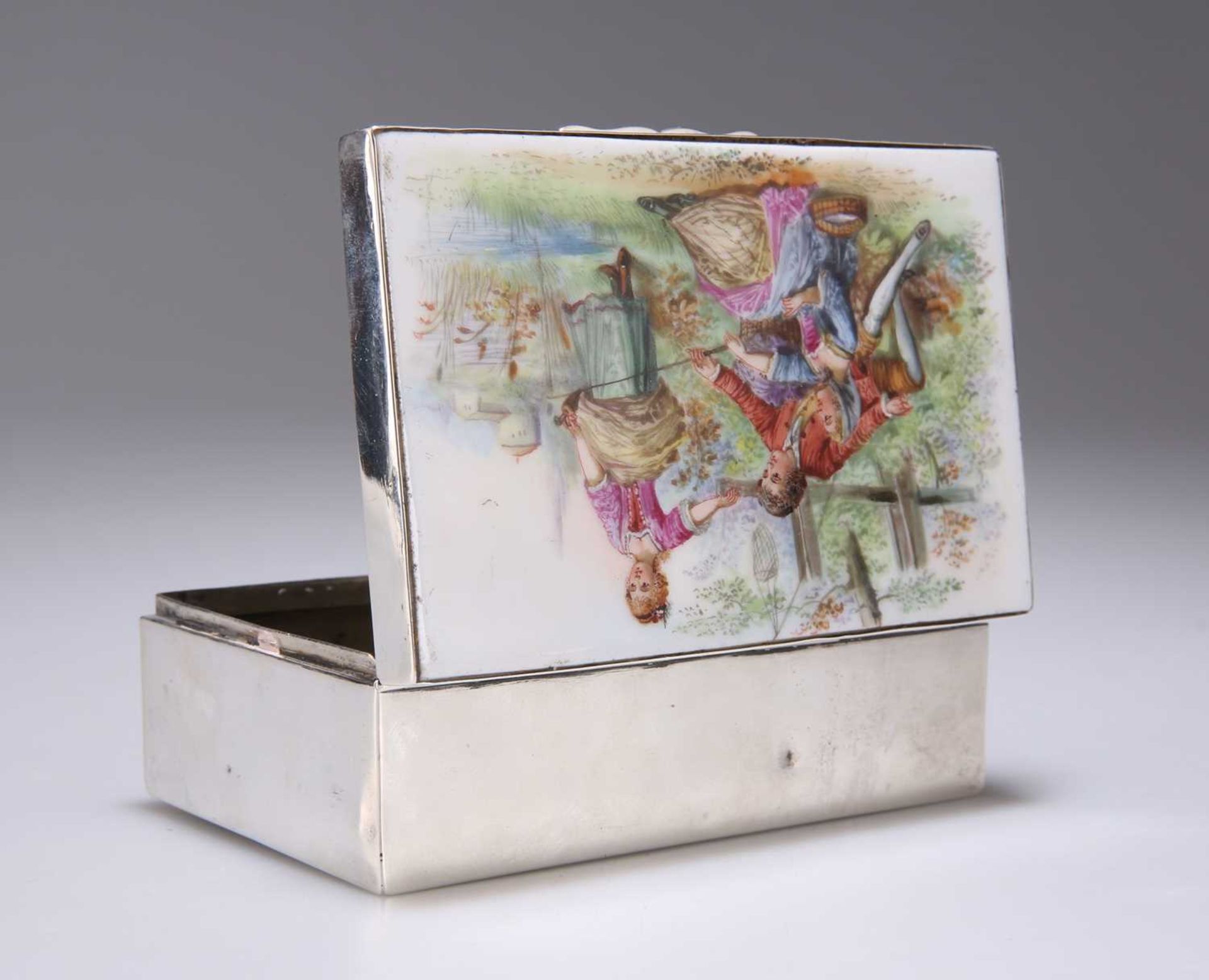 AN EDWARDIAN SILVER AND ENAMEL JEWELLERY BOX - Image 2 of 11