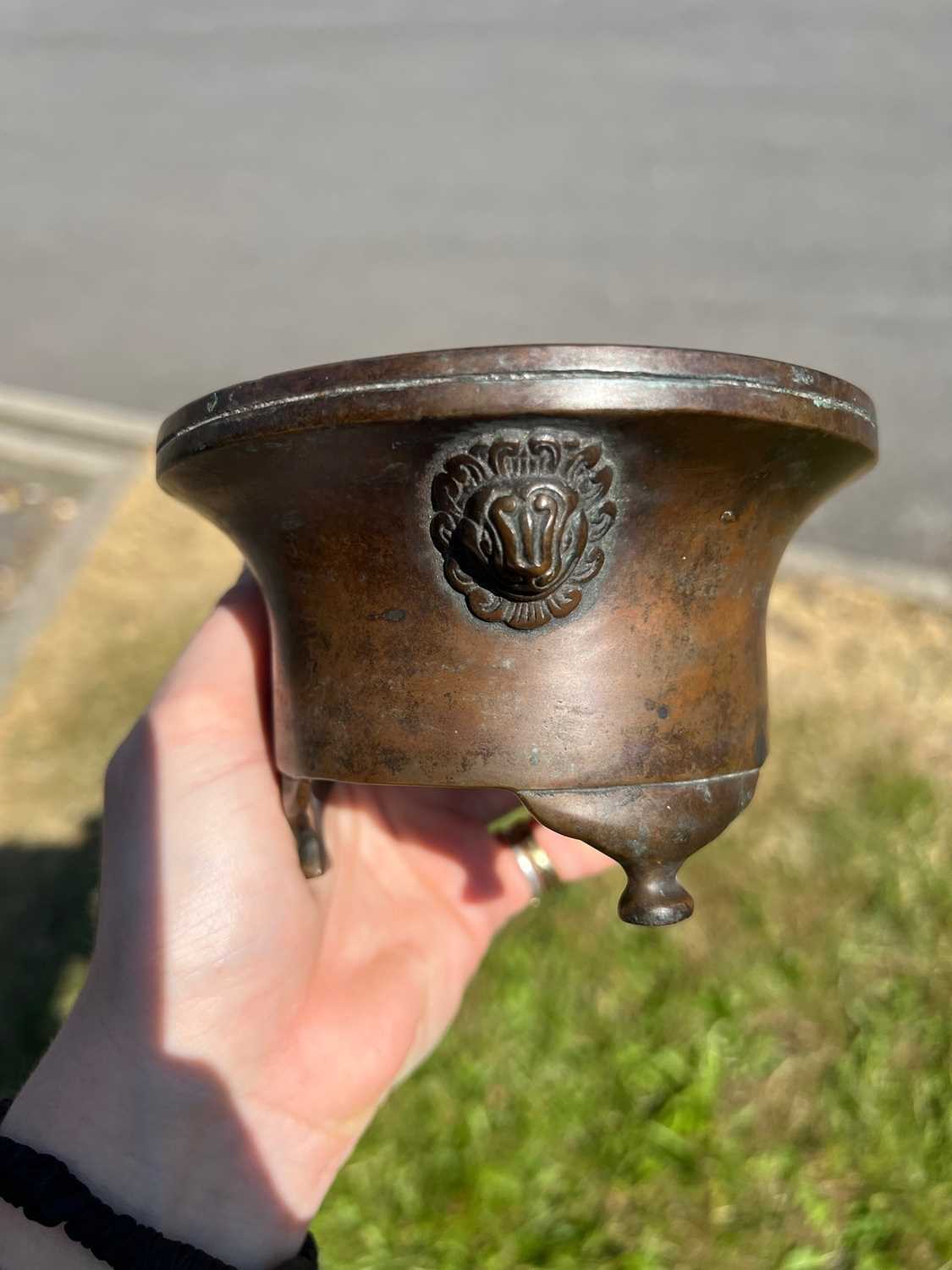 A CHINESE JADE-MOUNTED BRONZE CENSER - Image 8 of 12