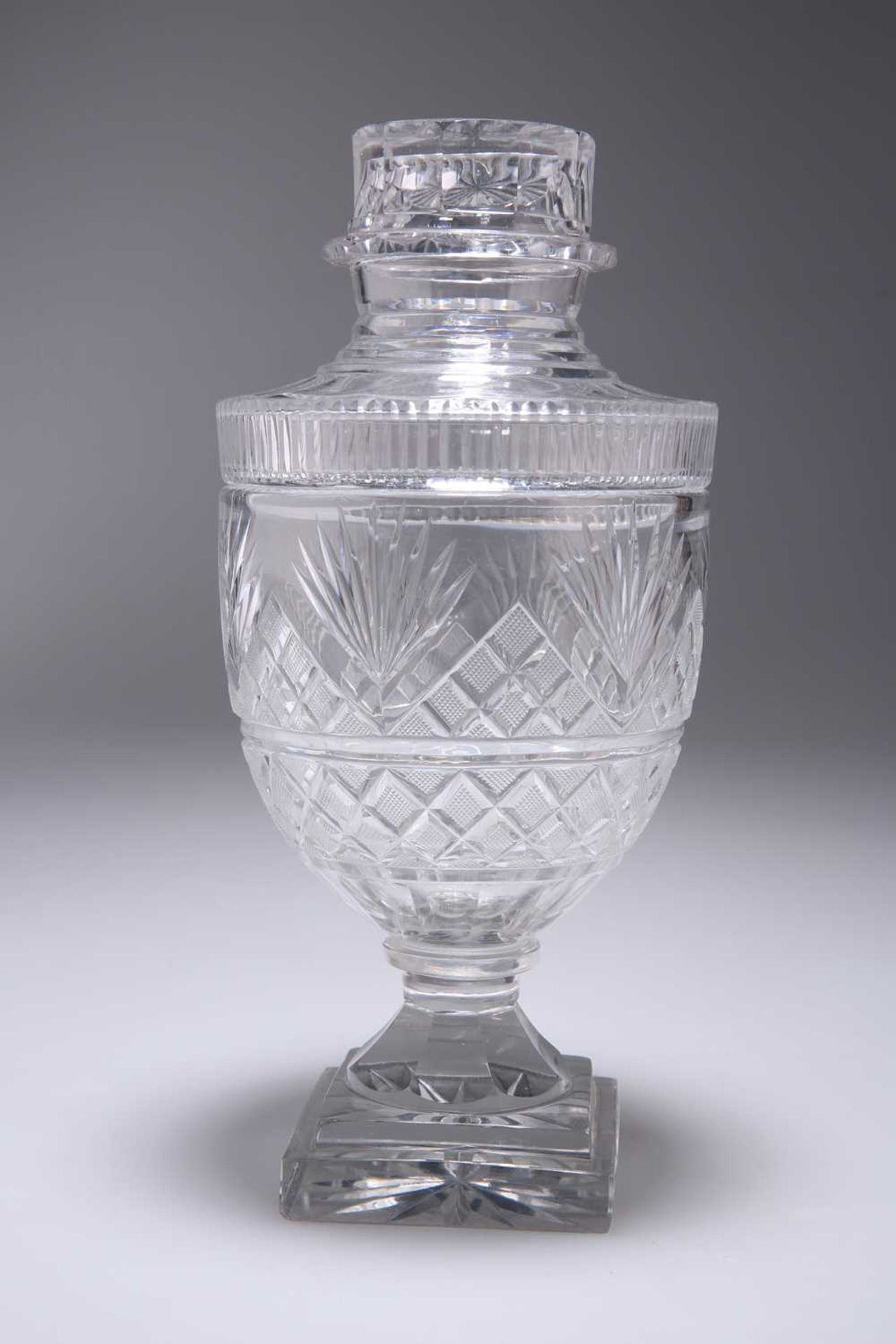 AN EARLY 19TH CENTURY CUT-GLASS BONBONNIÈRE