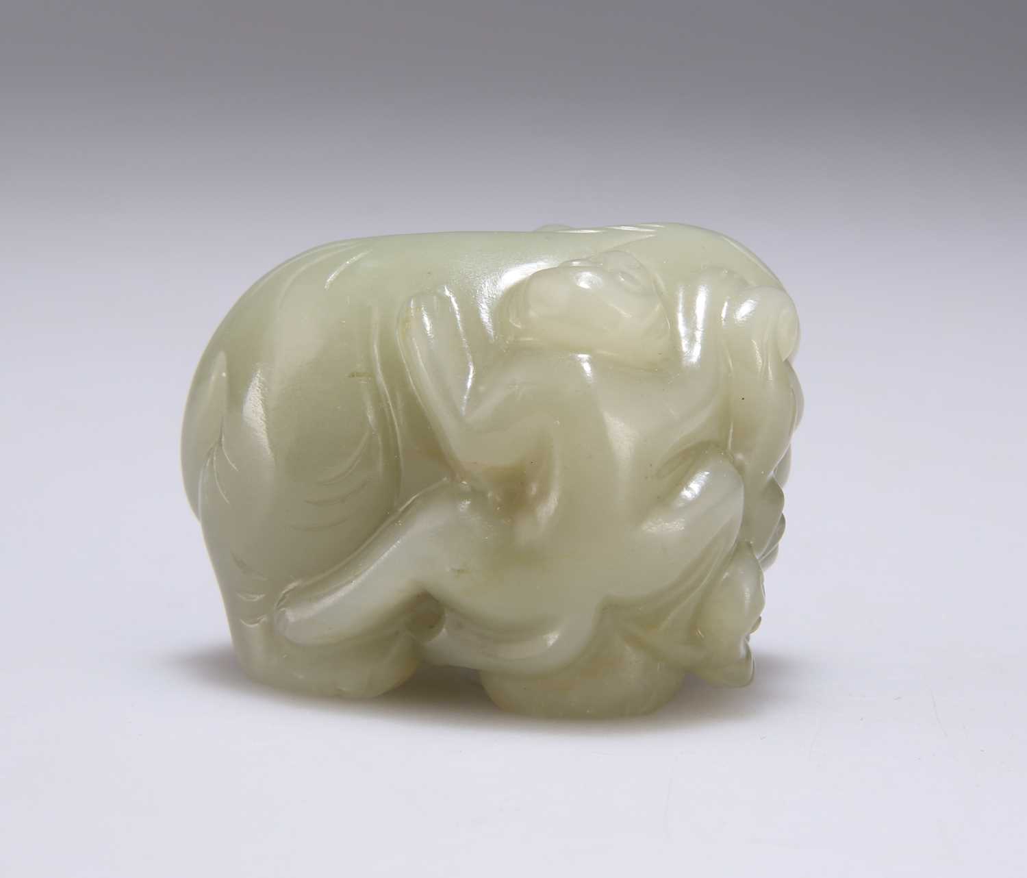 A CHINESE JADE GROUP - Image 2 of 3