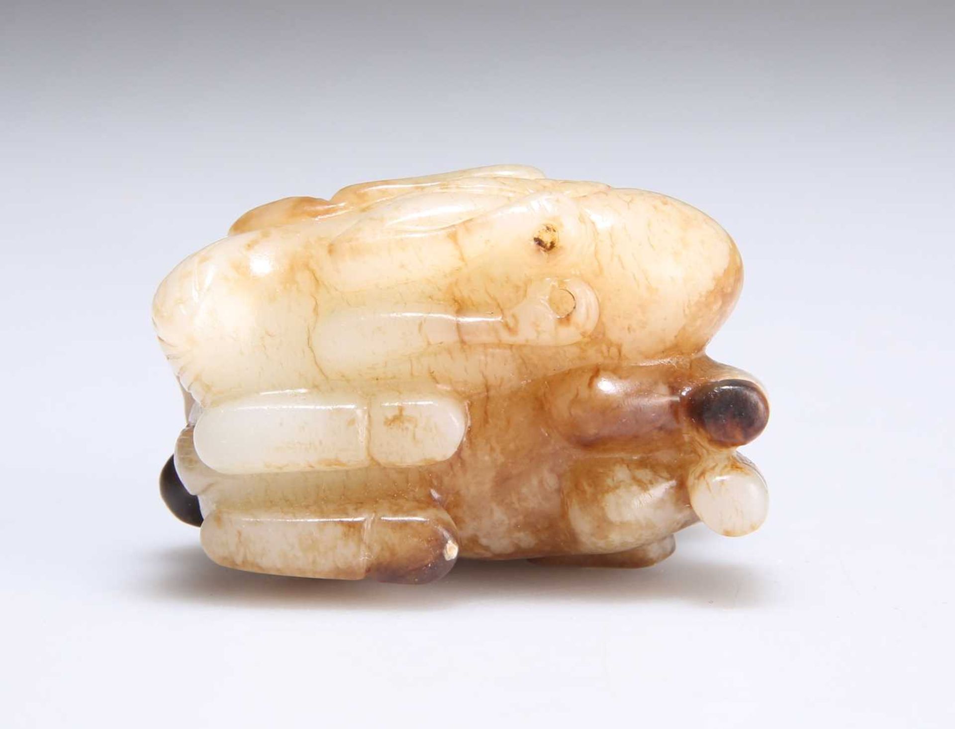 A CHINESE CARVED JADE GROUP - Image 3 of 3