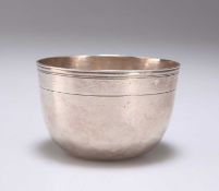 A 17TH CENTURY GERMAN SILVER TUMBLER CUP