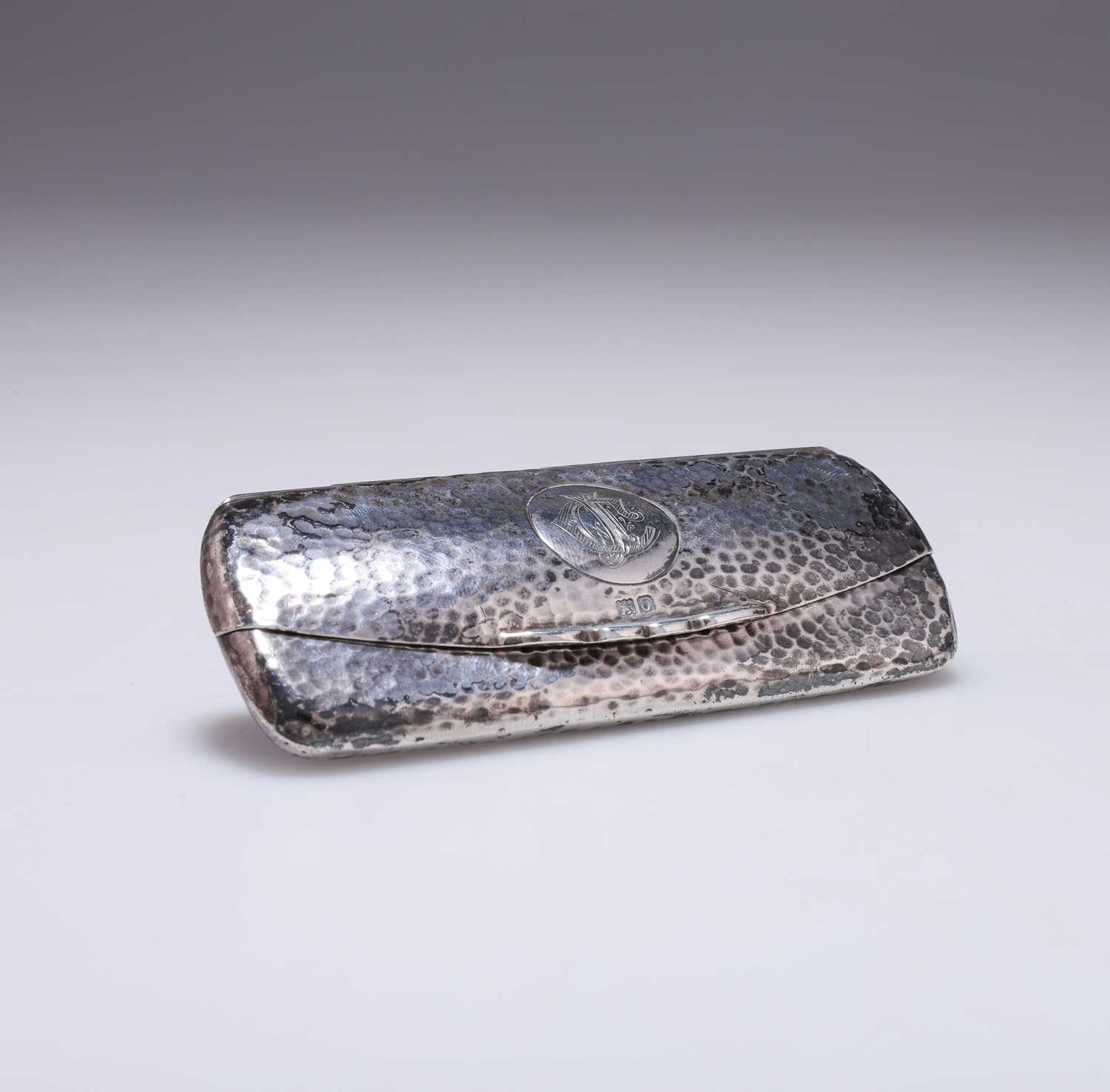 AN EDWARDIAN SILVER SPECTACLES CASE