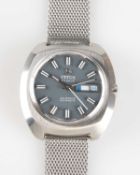 A VINTAGE TITUS STAINLESS STEEL AUTOMATIC WATCH