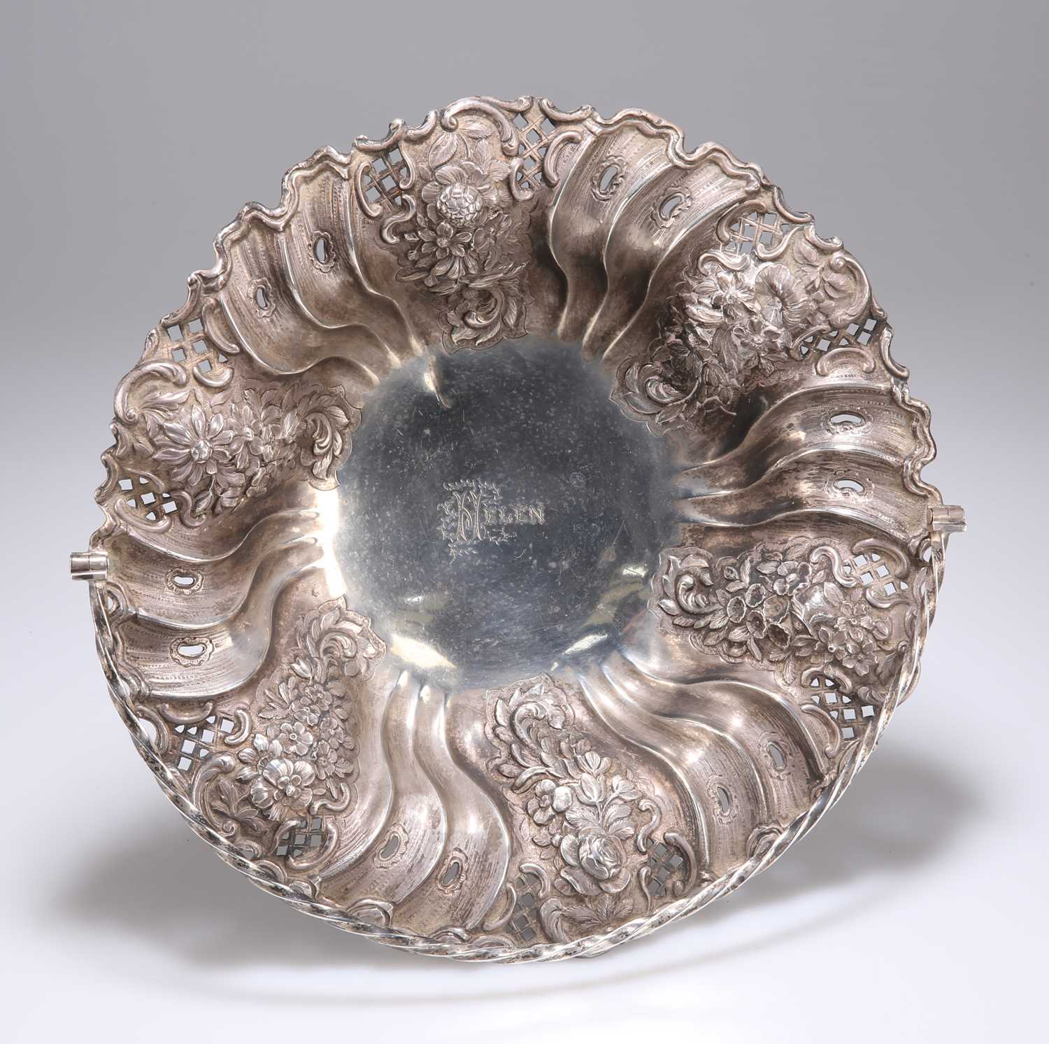 A WILLIAM IV SILVER SWING-HANDLE BASKET - Image 2 of 2