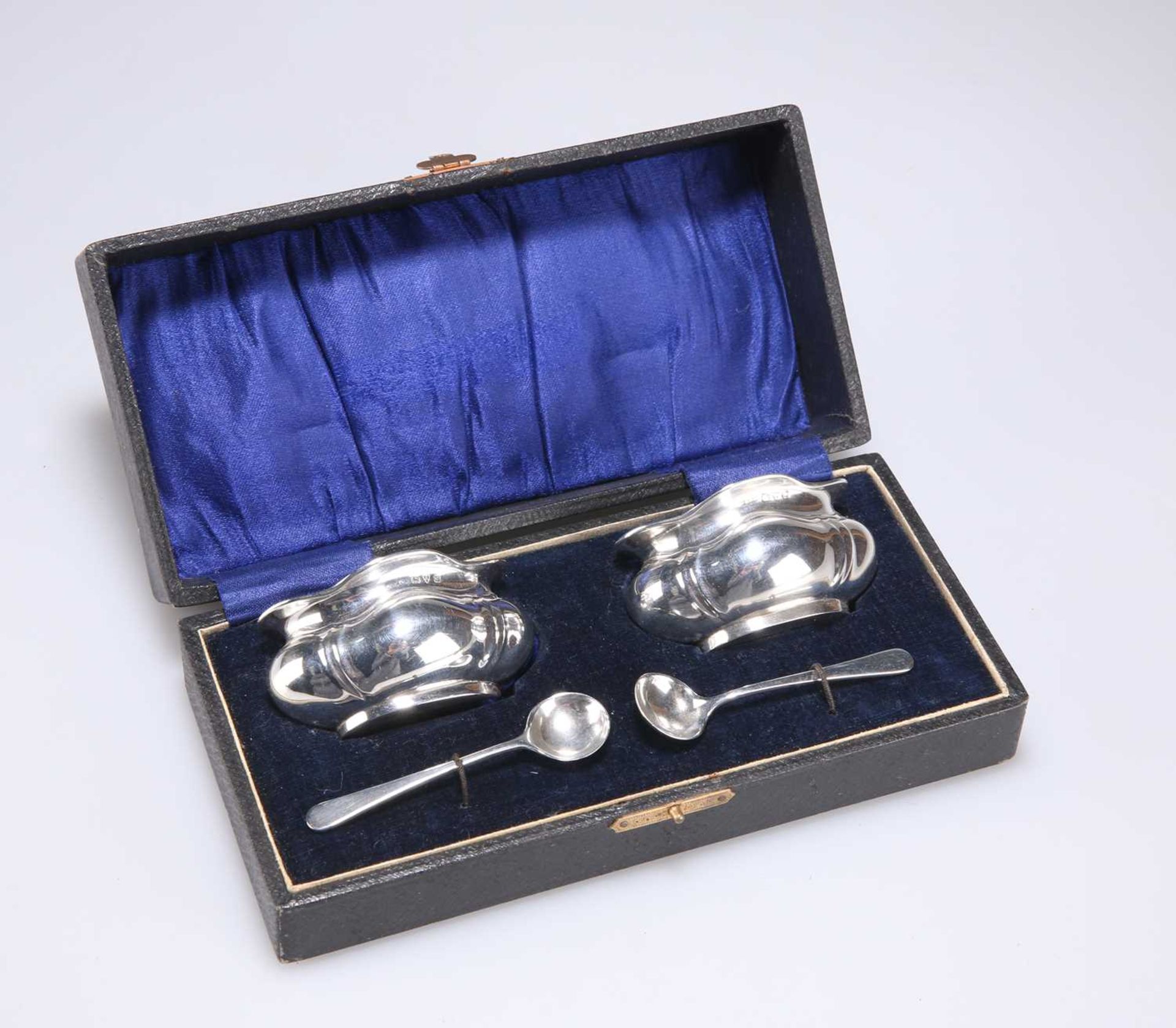 A GEORGE V SILVER CRUET SET