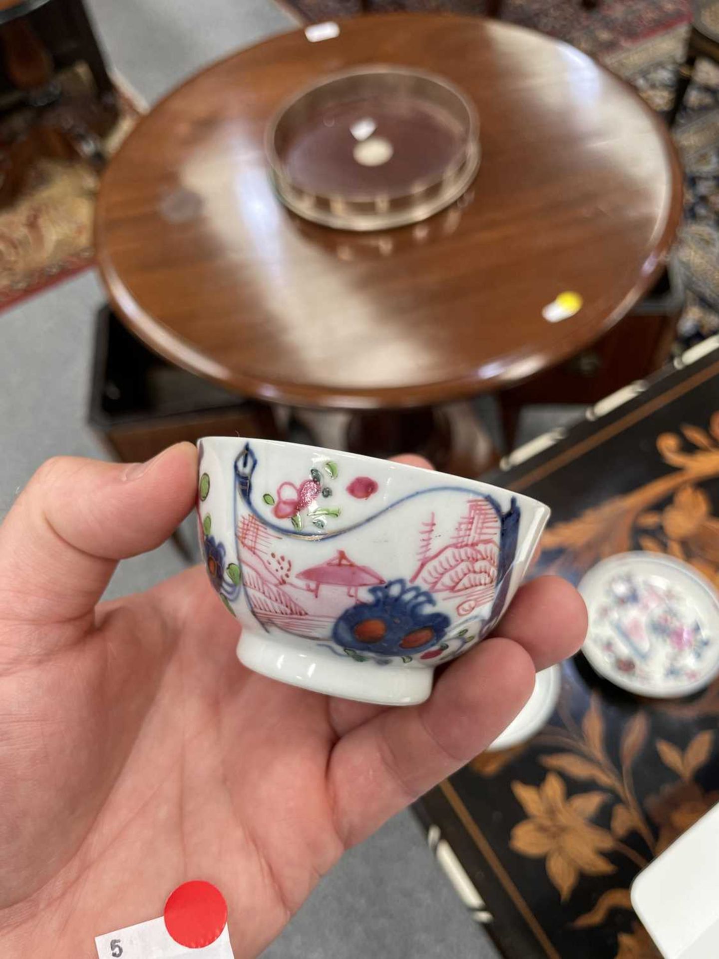 TWO PAIRS OF 18TH CENTURY CHINESE TEA BOWLS AND SAUCERS - Image 3 of 8