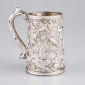 A FINE CHINESE DOUBLE-WALLED SILVER MUG