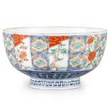 A JAPANESE IMARI BOWL, 19TH CENTURY