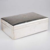 AN EDWARDIAN LARGE SILVER CIGAR BOX
