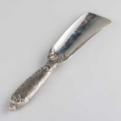 AN AMERICAN STERLING SILVER SHOEHORN