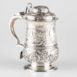 AN EARLY GEORGE III SILVER LIDDED TANKARD