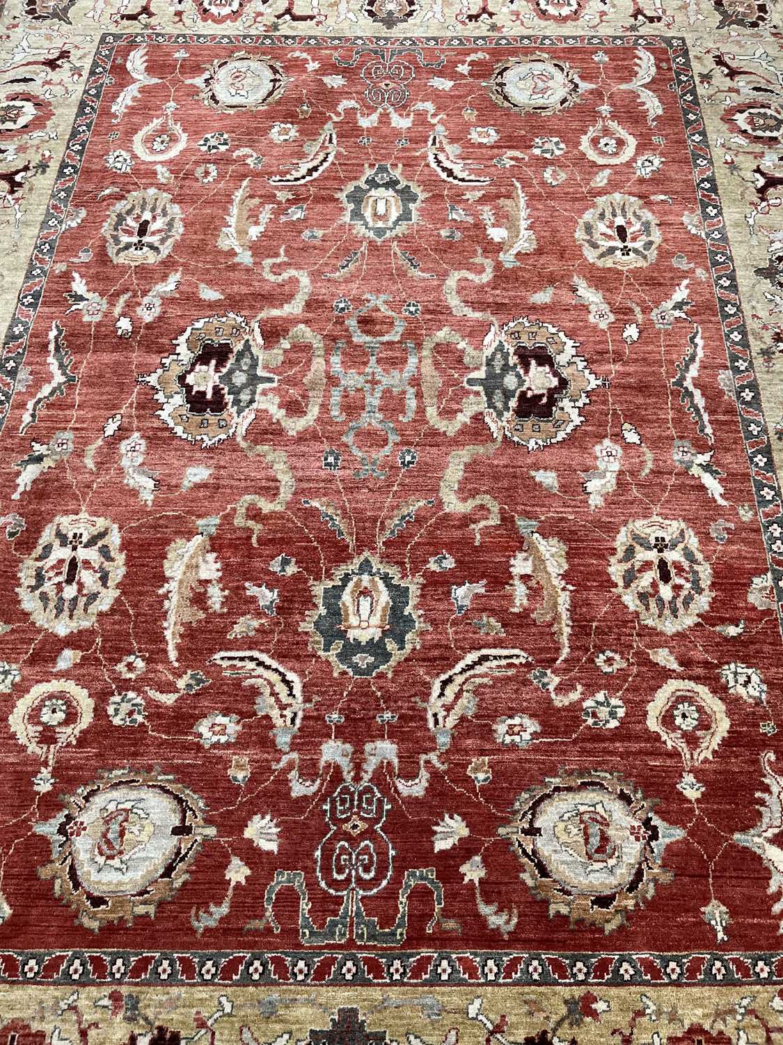 A LARGE RUG, 20TH CENTURY - Image 4 of 4