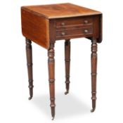 AN EARLY 19TH CENTURY MAHOGANY DROPLEAF OCCASIONAL TABLE