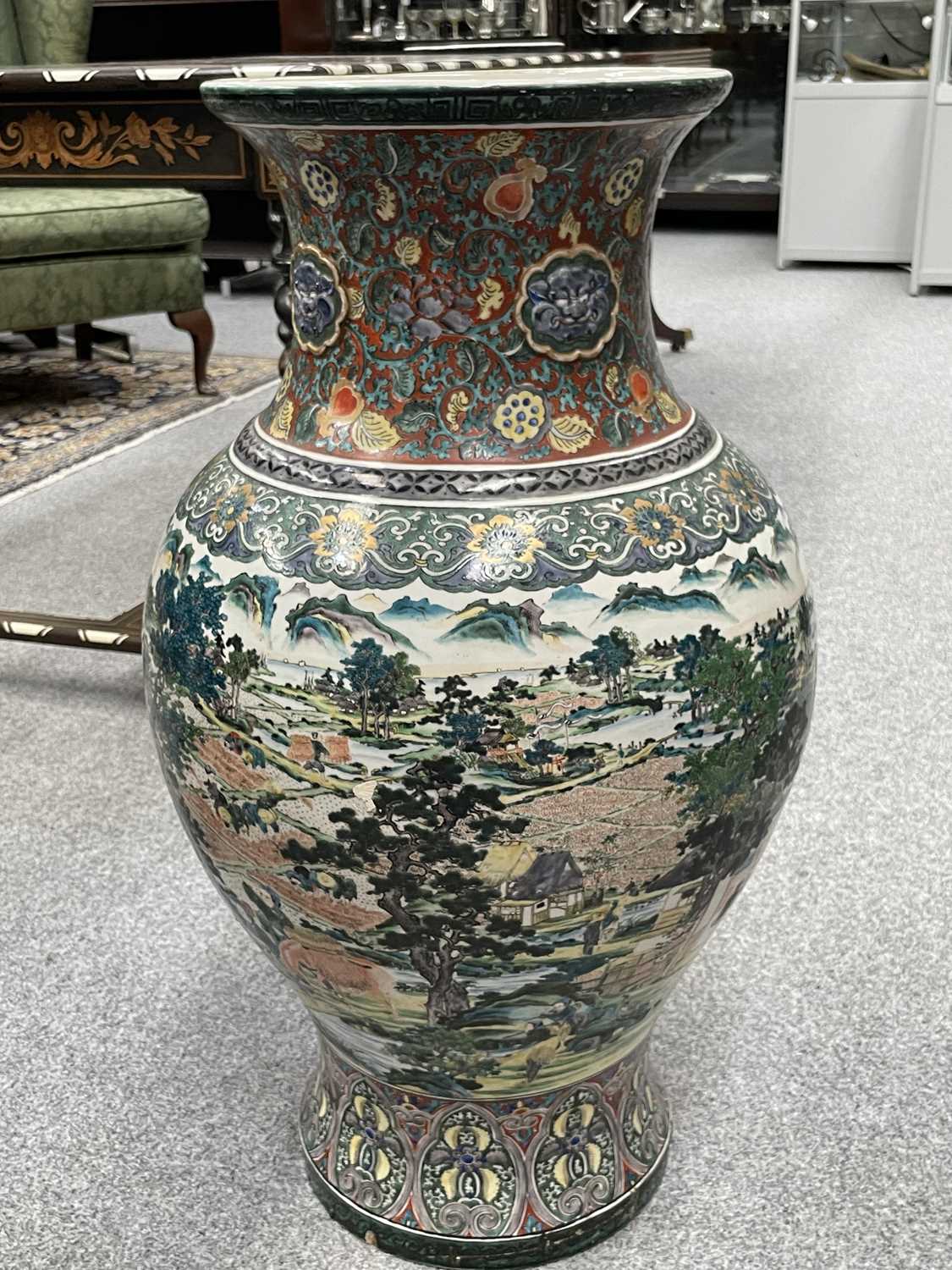 A PAIR OF LARGE CHINESE PORCELAIN VASES, 19TH CENTURY - Image 4 of 23