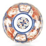 A JAPANESE IMARI PORCELAIN PLATE. LATE 19TH CENTURY