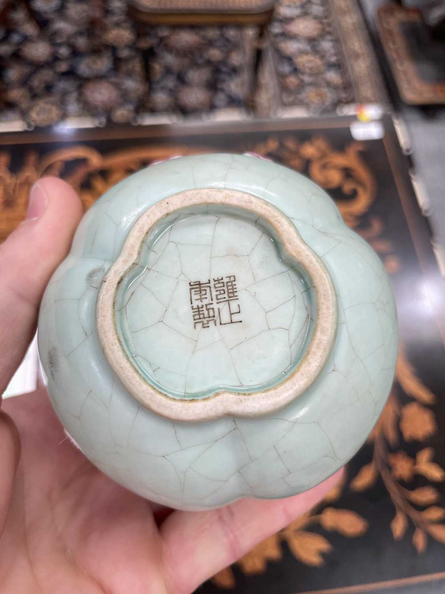 A CHINESE CELADON GOURD VASE - Image 3 of 6