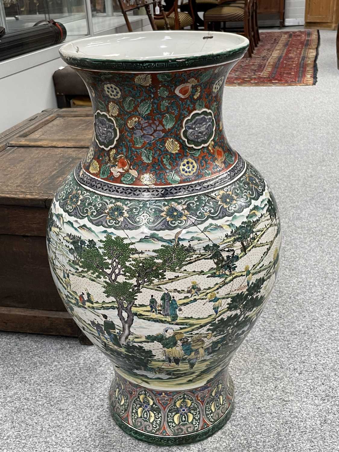 A PAIR OF LARGE CHINESE PORCELAIN VASES, 19TH CENTURY - Image 16 of 23