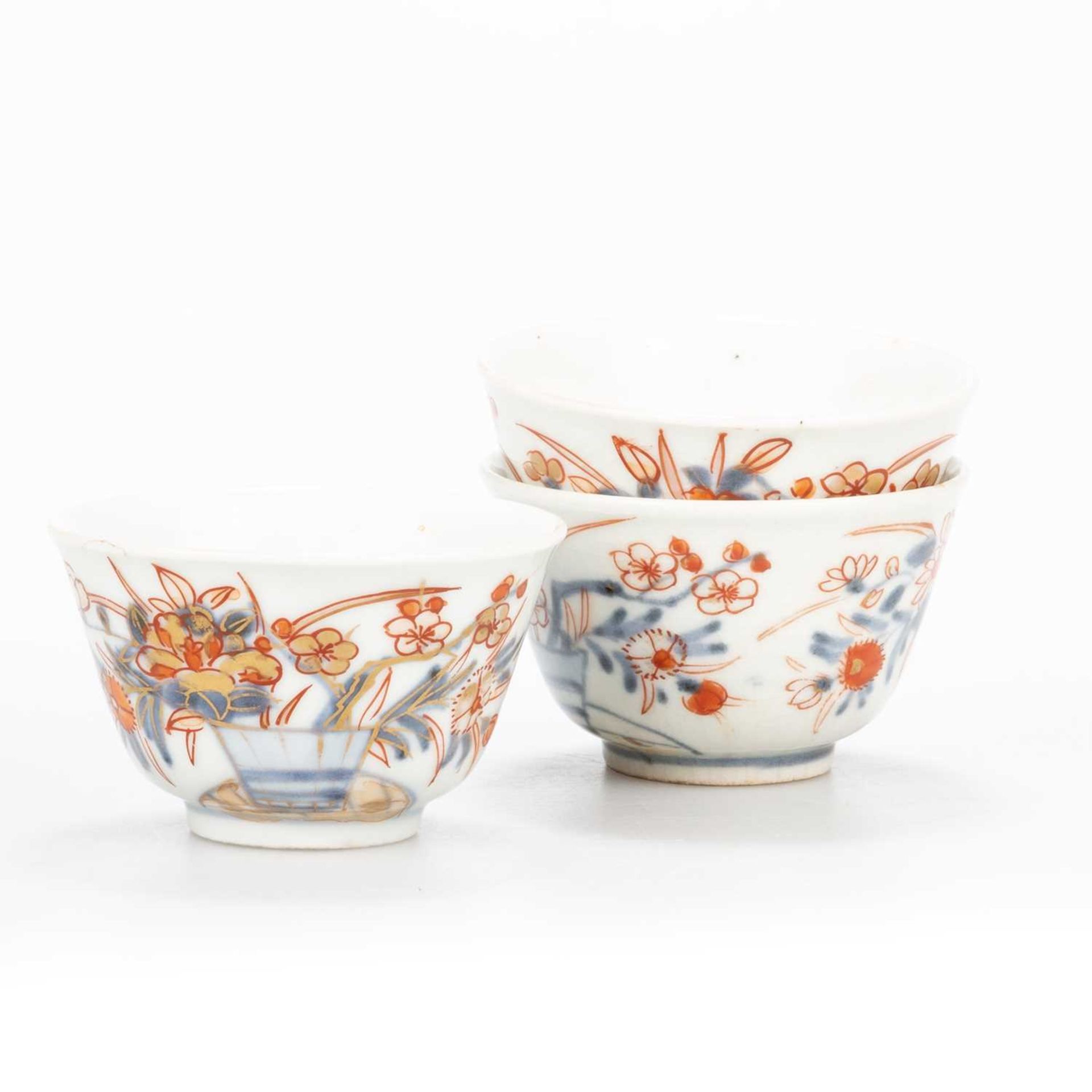 A COLLECTION OF CHINESE IMARI ITEMS - Image 3 of 6