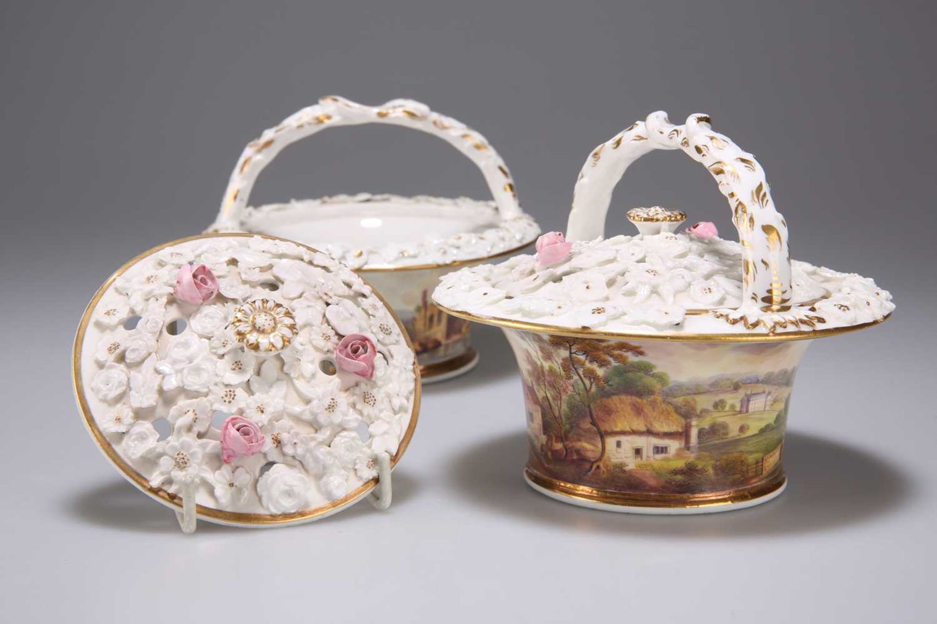 A PAIR OF POT POURRI BASKETS AND COVERS, OF ROCKINGHAM TYPE - Image 4 of 4
