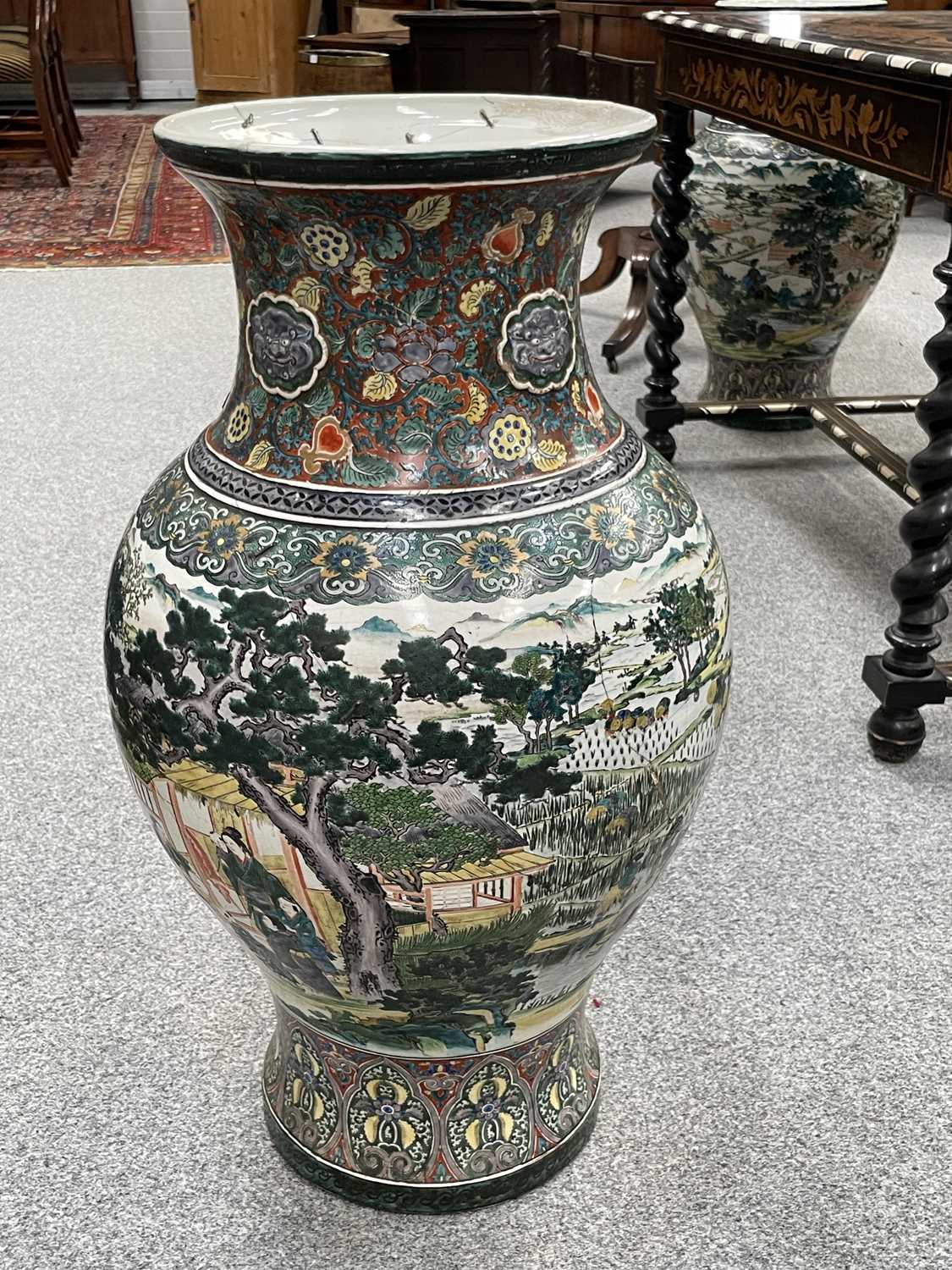 A PAIR OF LARGE CHINESE PORCELAIN VASES, 19TH CENTURY - Image 22 of 23