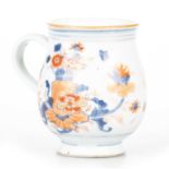 AN 18TH CENTURY CHINESE IMARI PORCELAIN MUG