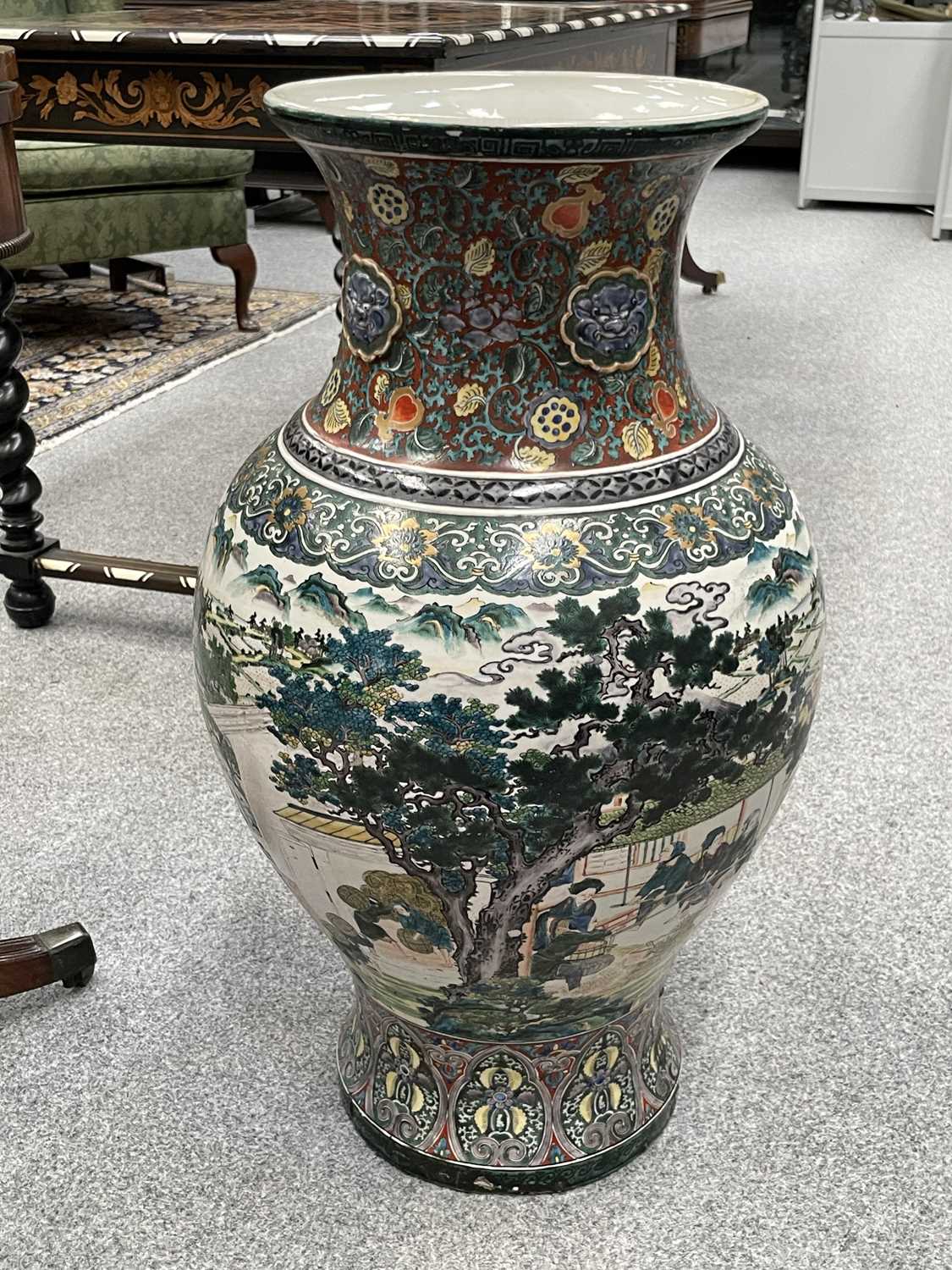 A PAIR OF LARGE CHINESE PORCELAIN VASES, 19TH CENTURY - Image 9 of 23
