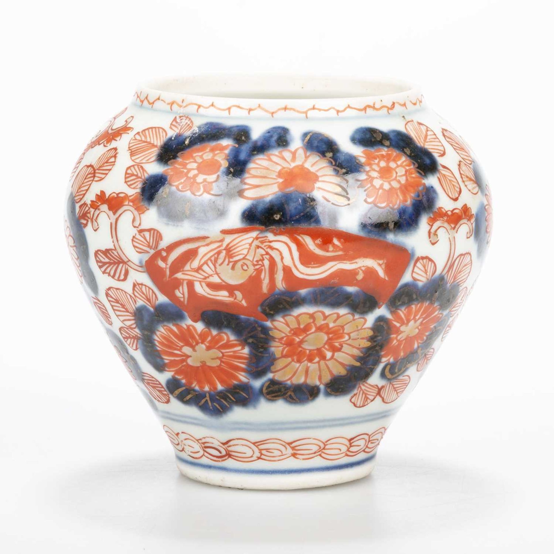 A COLLECTION OF CHINESE IMARI ITEMS - Image 2 of 6