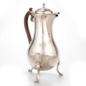 A LATE 18TH CENTURY SWISS SILVER COFFEE POT