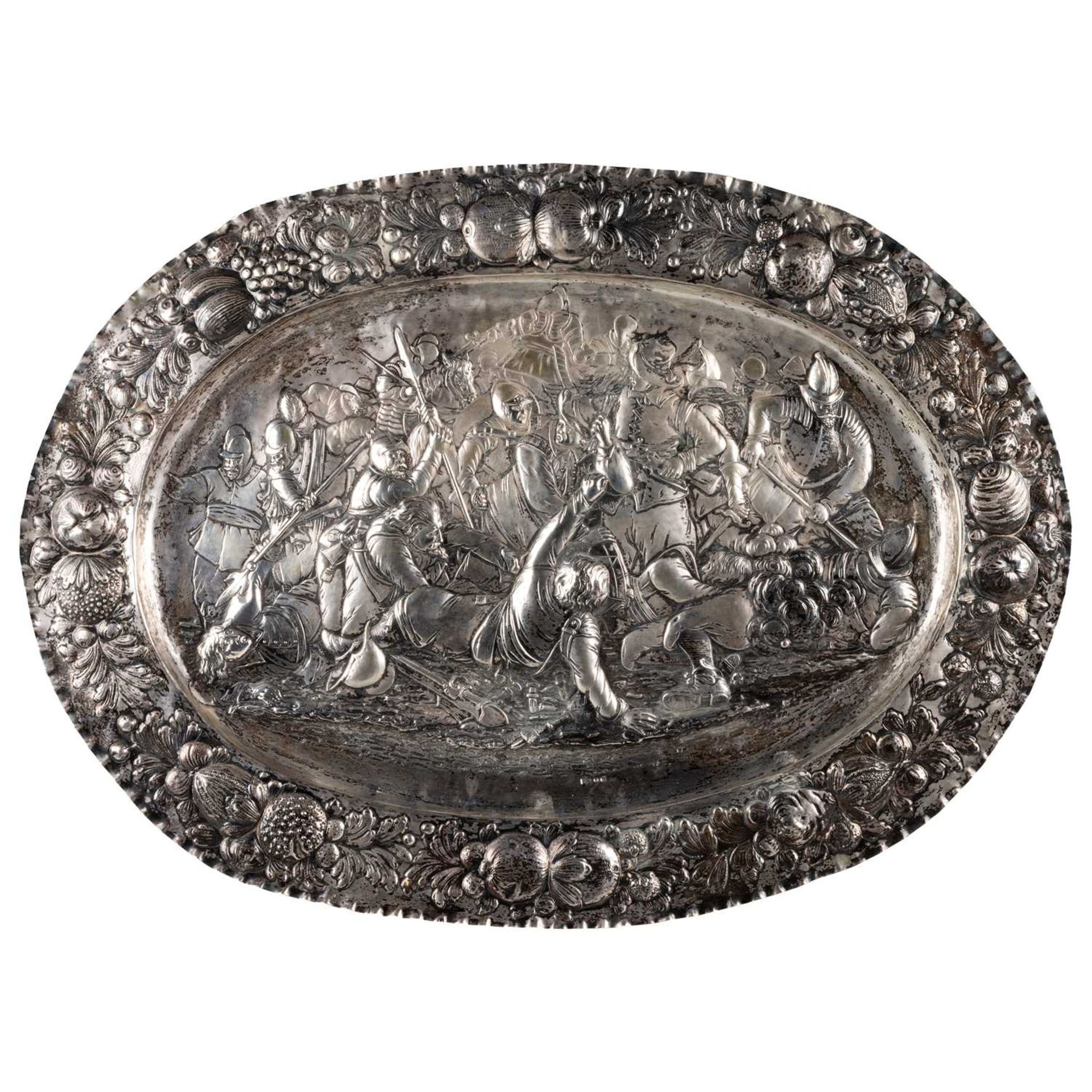 A LARGE GERMAN SILVER CHARGER, EARLY 20TH CENTURY