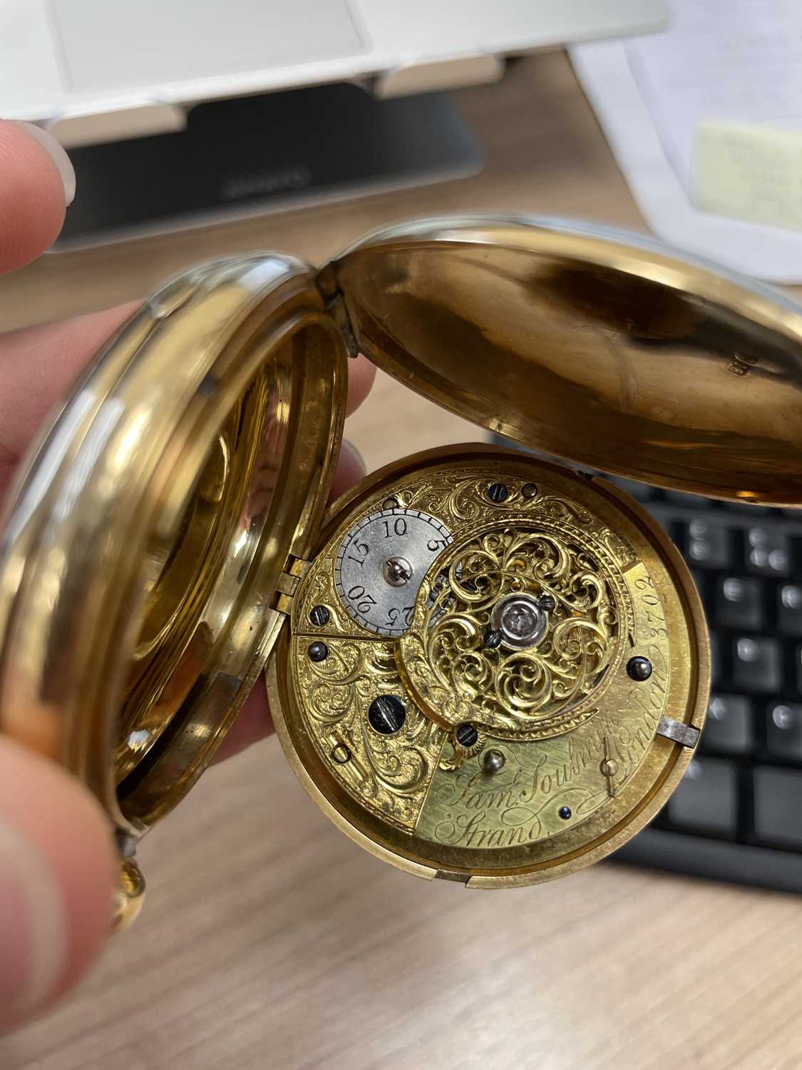 AN 18CT GOLD FULL HUNTER POCKET WATCH - Image 6 of 6