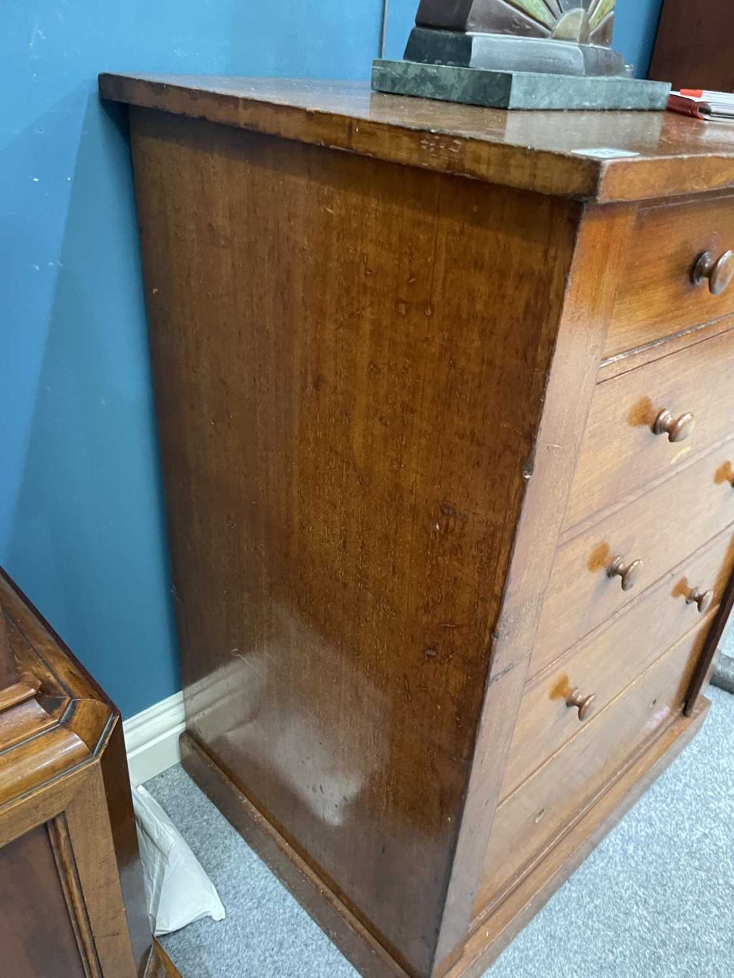 A VICTORIAN MAHOGANY WELLINGTON CHEST - Image 2 of 7