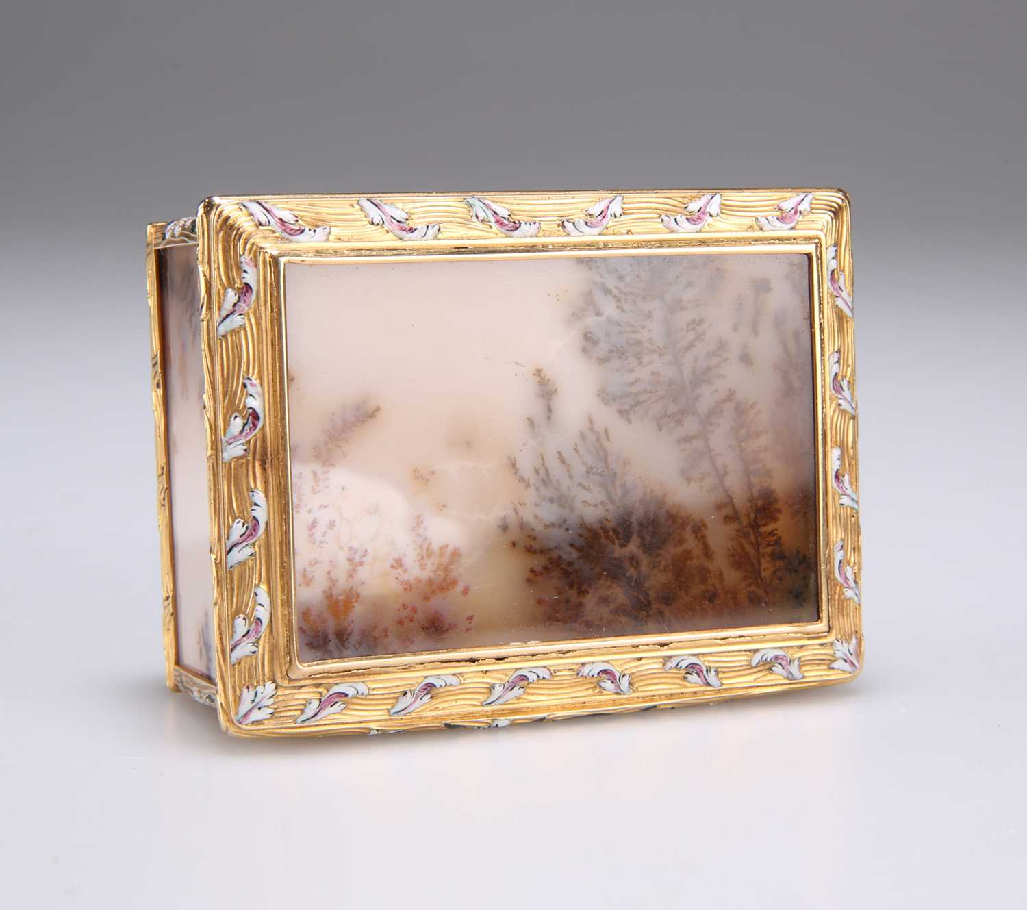 A RARE LOUIS XV PICTURE AGATE, GOLD AND ENAMEL SNUFF BOX, BY NÖEL HARDIVILLERS - Image 3 of 13