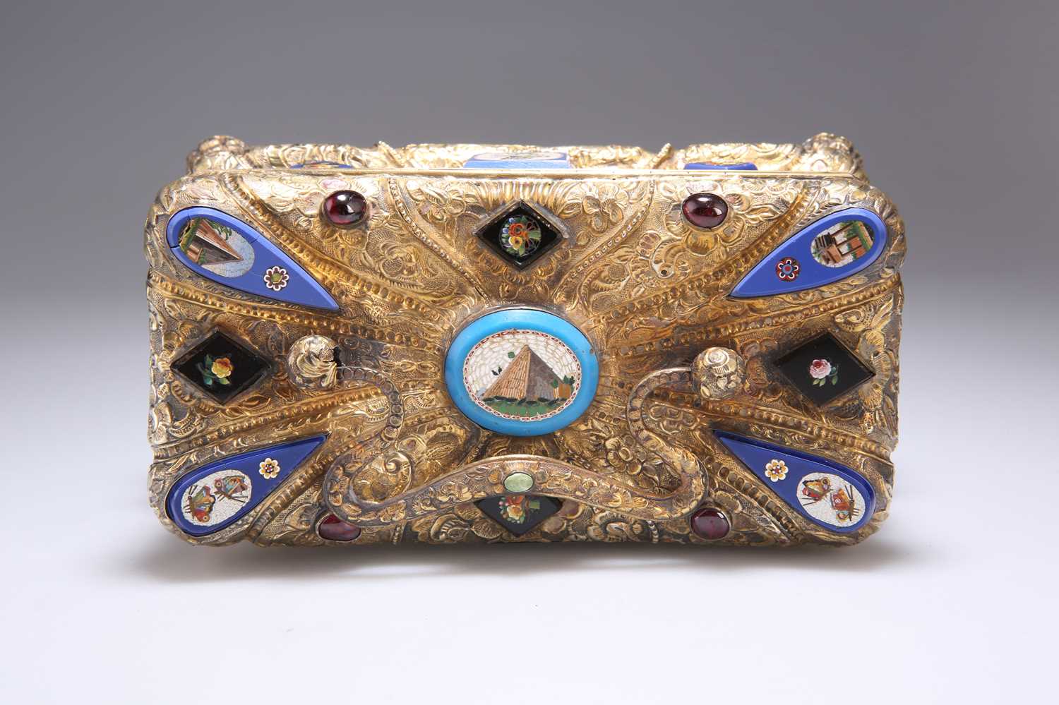A RARE VIENNESE SILVER-GILT CASKET MOUNTED WITH CAMEOS, MICROMOSAICS AND 'JEWELS' - Image 4 of 5