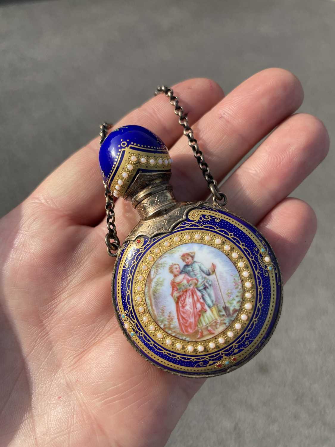 A FRENCH SILVER AND ENAMEL SCENT BOTTLE, MID-19TH CENTURY - Image 8 of 8