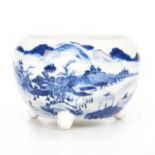 A SMALL CHINESE BLUE AND WHITE CENSER