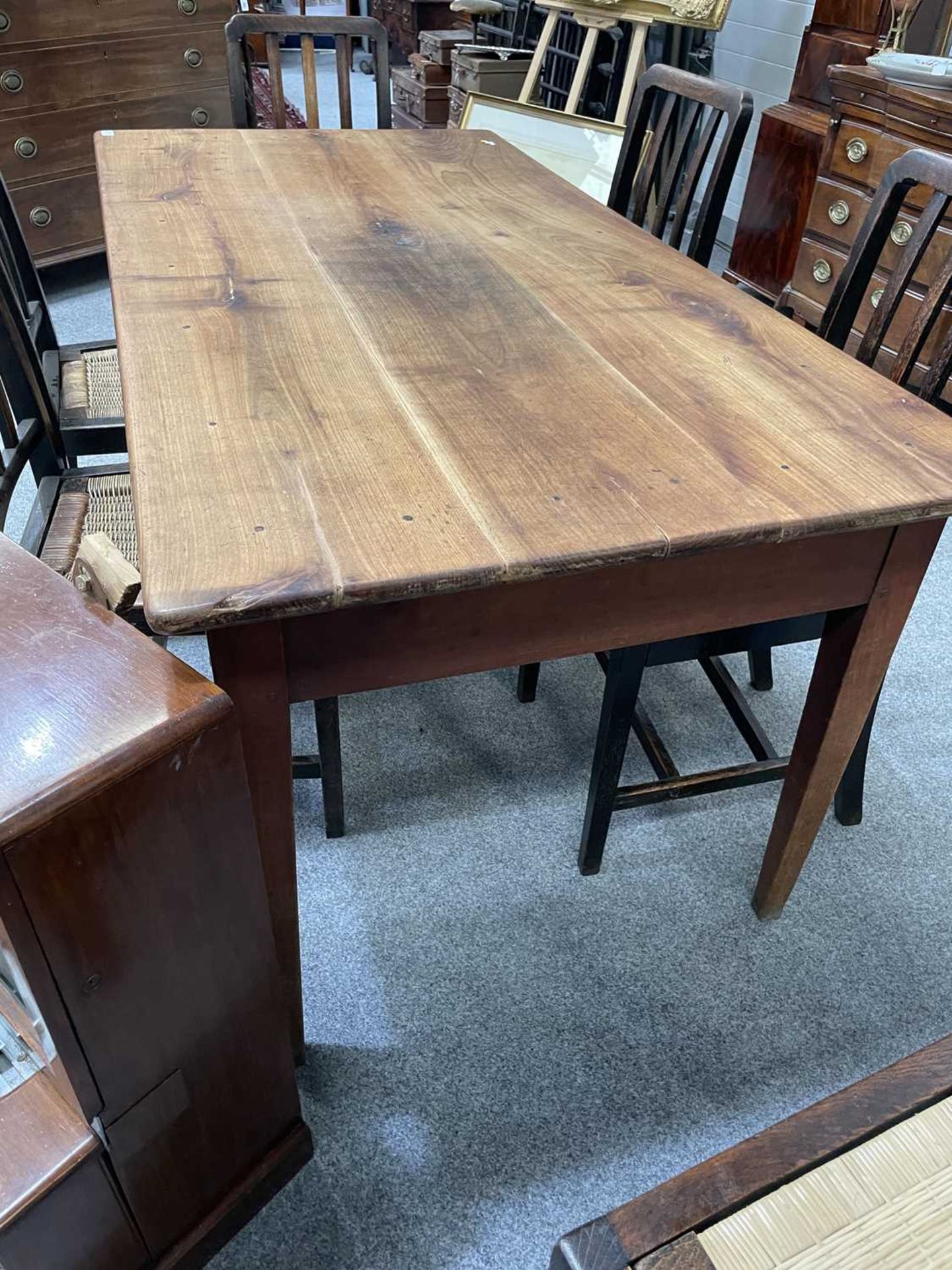 A 19TH CENTURY FRENCH CHERRY WOOD KITCHEN TABLE - Image 6 of 9