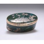 AN 18TH CENTURY GERMAN VARI-COLOURED GOLD, GREEN CHALCEDONY AND BURGAUTÉ SNUFF BOX unmarked, probabl