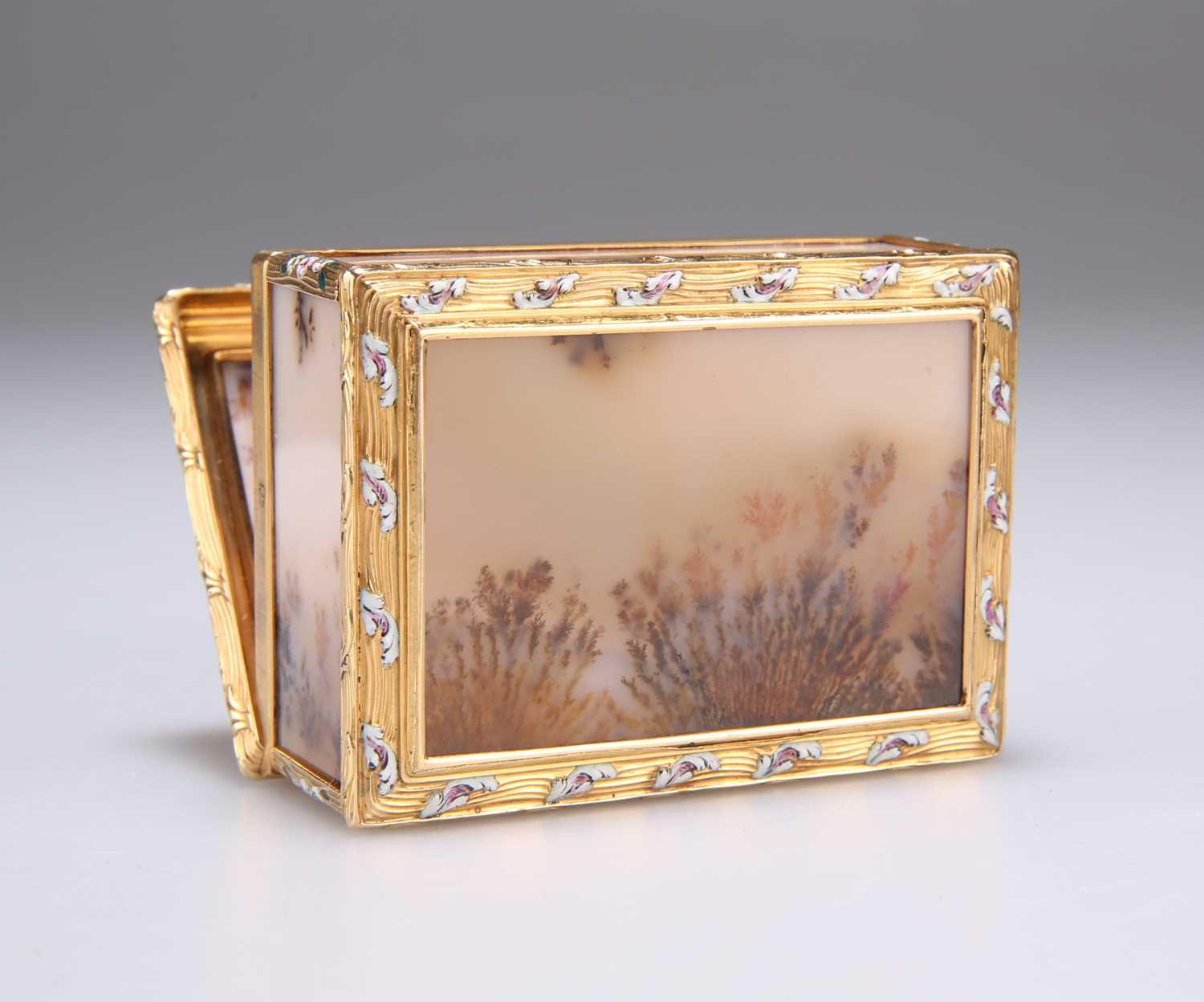 A RARE LOUIS XV PICTURE AGATE, GOLD AND ENAMEL SNUFF BOX, BY NÖEL HARDIVILLERS - Image 5 of 13