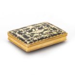 AN 18TH CENTURY TORTOISESHELL AND GOLD SNUFF BOX