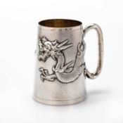 A LATE 19TH/ EARLY 20TH CENTURY CHINESE SILVER MUG
