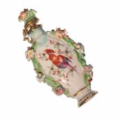 A CHELSEA DERBY SCENT BOTTLE AND STOPPER, CIRCA 1775